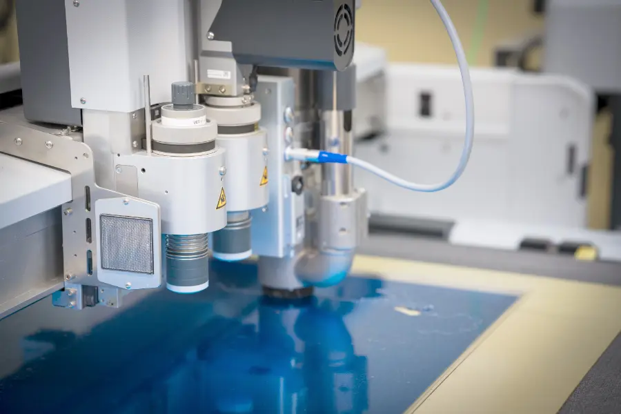 自社設備で印刷から加工まで対応。叶えたい理想をいち早く形に。